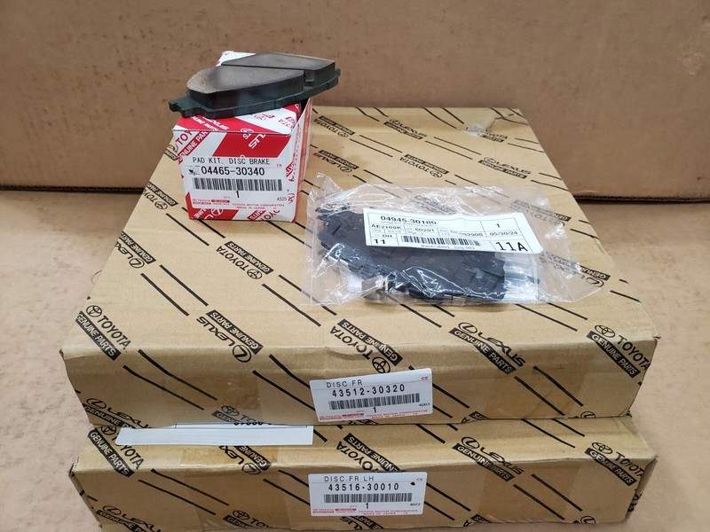 LEXUS OEM FACTORY FRONT BRAKE PADS / SHIMS AND ROTORS SET 2006 GS300