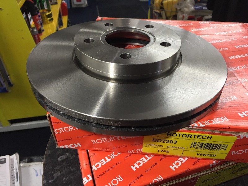FORD FOCUS MK2 04-12 1.6 1.8 2.0 And TDCI Volvo V50 Front Brake Discs Pair 278mm