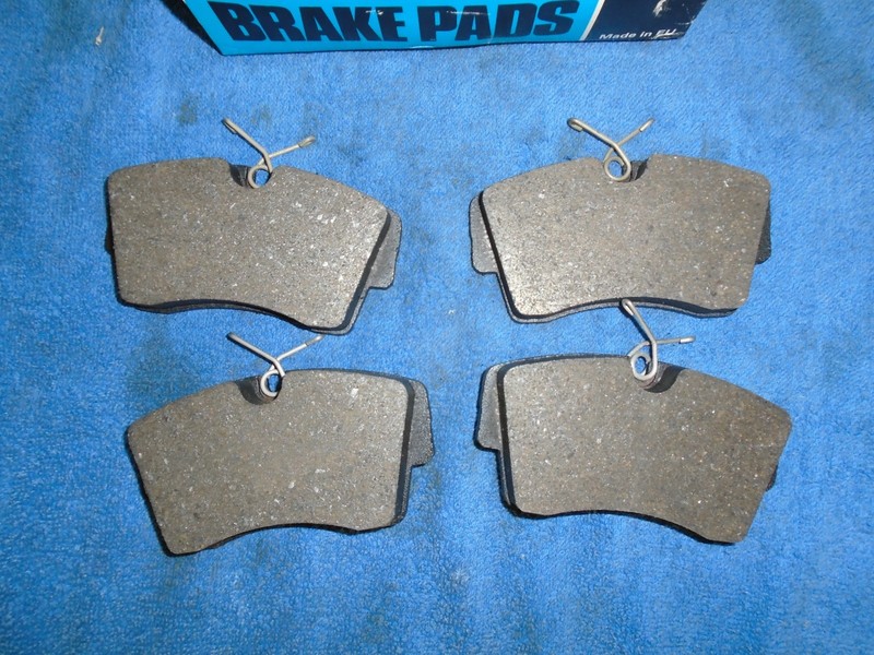 Vauxhall Carlton 3.0, Senator 2.5i, 2.6i, 2.6iCD, 3.0i, 3.0i CD Front Brake Pads gallery