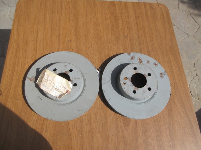 Two 2003-2006 Mercedes-Benz E350 E500 SL500 front rotors pair new 2114210912 ff