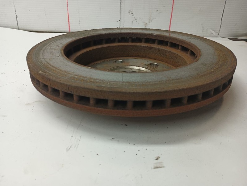 Front Rotor from 2002 Chevrolet Silverado 1500 12701704 gallery