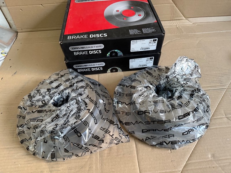 Fits Toyota RAV4 Rear Brake Discs Pair 302mm 4243142040 Drivemaster DMD040 gallery