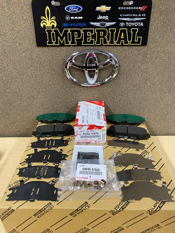 2010-2021 TOYOTA PRIUS FRONT OEM BRAKE PADS AND SHIMS GENUINE NEW 0446547070