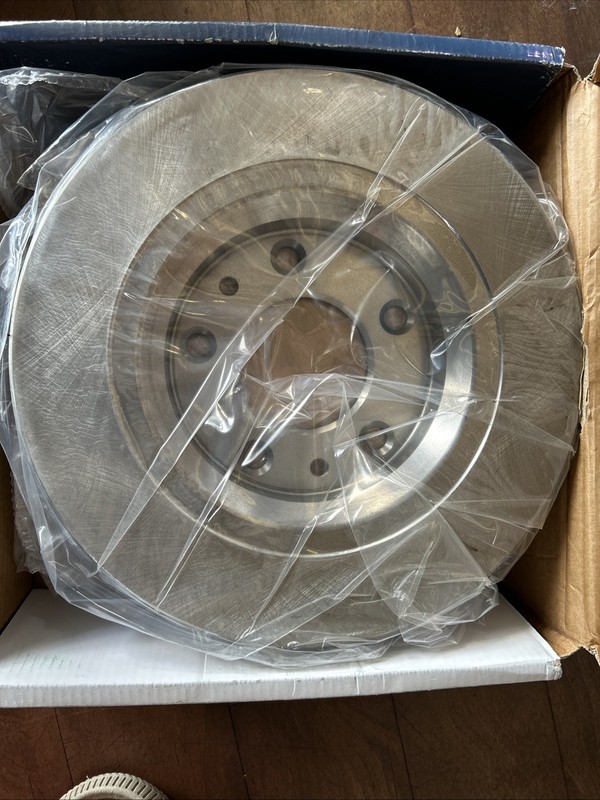 Detroit Axle R-31325 Rear Brake Rotors for Ford gallery