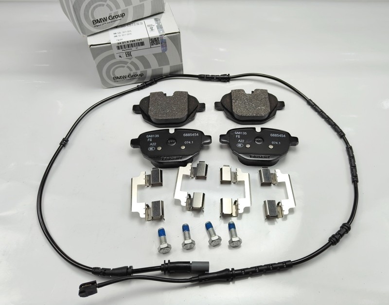 NEW GEN BMW X3 X4 2.0L 3.0L Rear Brake Kit F25 F26 Rotors Pads Sensr 34206886482 gallery