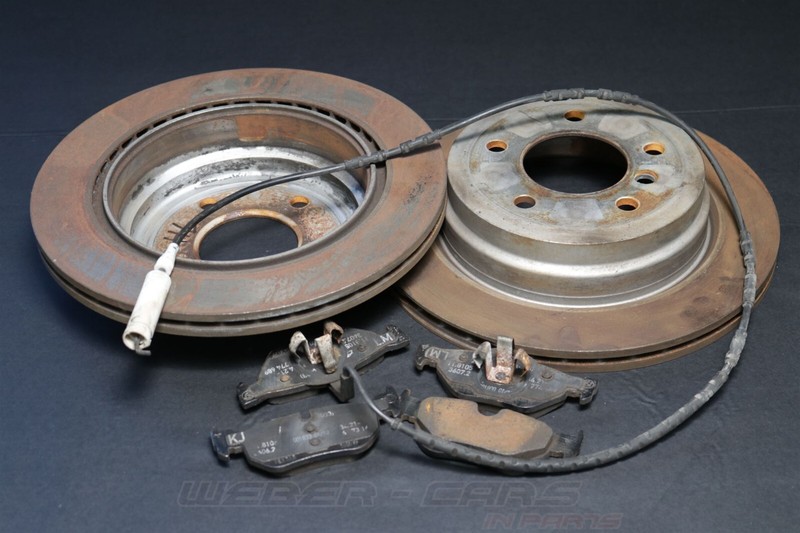 6864901 Brake Discs 300X20MM + Pads Rear 6774692 OEM BMW 1er E81 3er E90