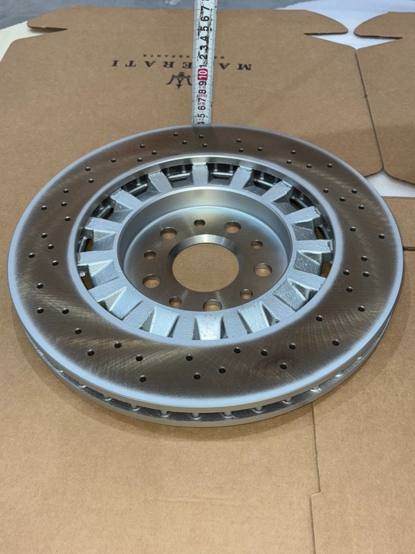 OEM 2014-2022 Maserati Quattroporte noGTS 3.8L front brake pads rotors 980156013 gallery