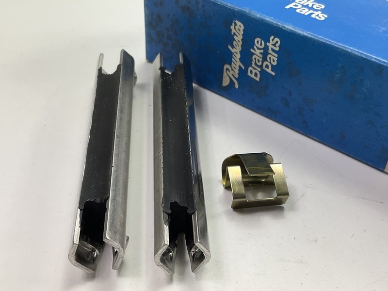 Raybestos H5578 Disc Brake Hardware Kit – Front
