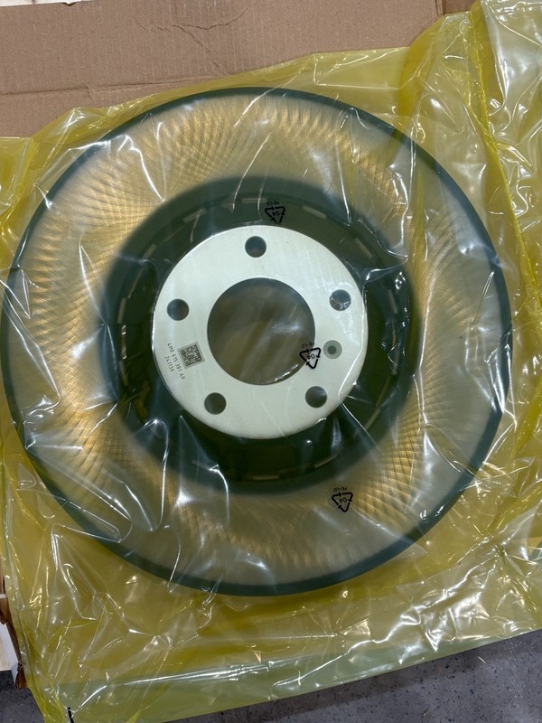 OEM Front Brake Pads &Rotors 4M0615301AR For 2016-2023 Bentley Bentayga 3/4/6.0L gallery