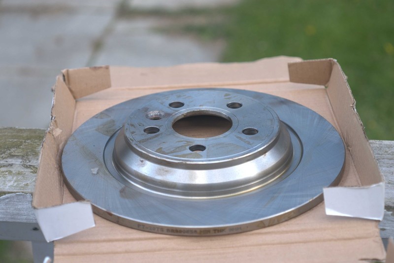 Volvo S60, V60, S60, XC70, V70, S80 Solid Rear Brake Rotor 302 mm (11.89 inch) 3