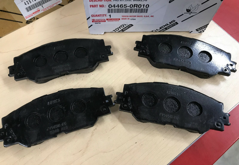 2006-2012 RAV4 4CYL NEW FRONT GENUINE TOYOTA BRAKE KIT OEM ROTORS PADS & SHIMS gallery