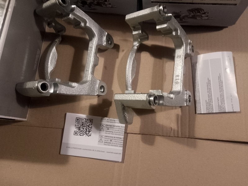 Golf R32 Mk5 Rear brake Calipers + carriers ,,, For 310mm Discs, vw volkswagen, gallery