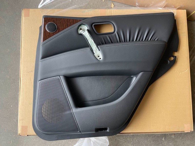 2019 Armada Leather Graphite Rt Rear Trim Panel