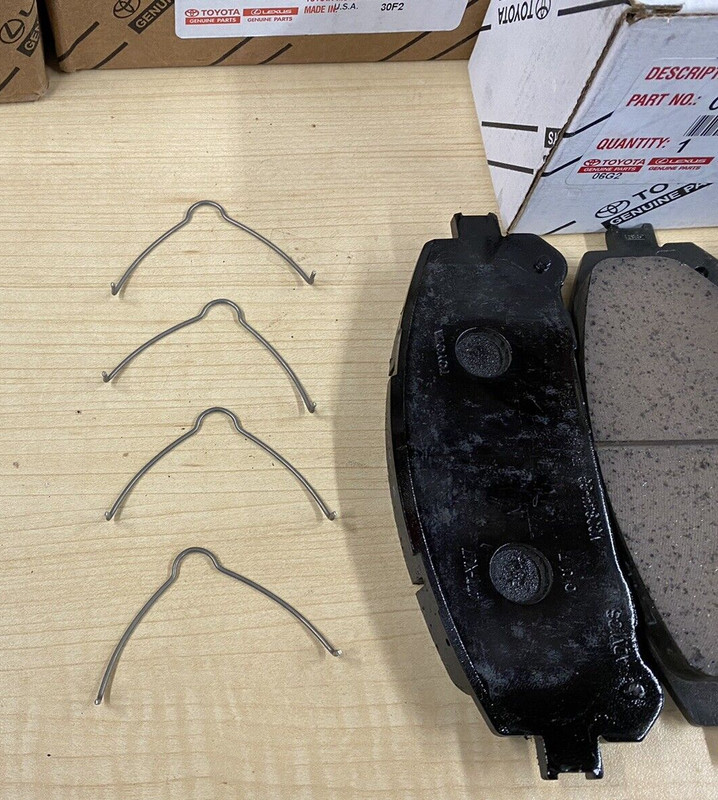 2020-2024 TOYOTA HIGHLANDER OEM GENUINE FRONT BRAKE ROTORS WITH OEM BRAKE PADS gallery