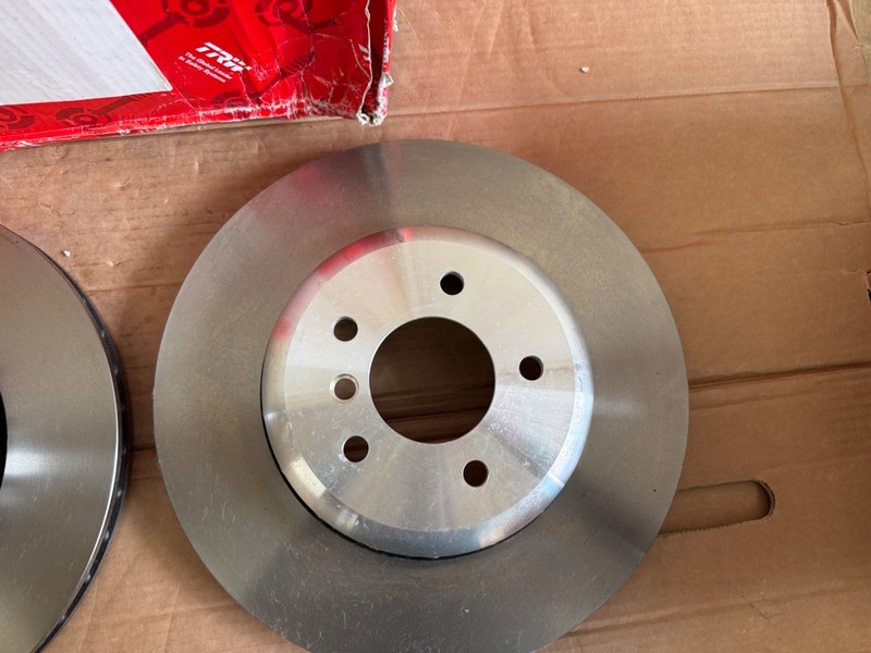 Fits BMW 5 6 Series E60 E61 Rear Vented Brake Discs Pair 345mm TRW DF6624S gallery