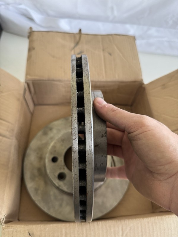 2x Brake Discs Pair Vented fits RENAULT CLIO Mk1 1.4 Front 90 to 98 238mm Rusted gallery