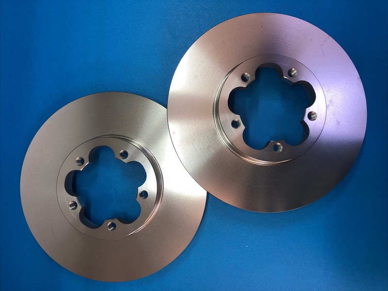 GENUINE FORD FRONT x 2 BRAKE DISCS FITS TRANSIT 2006 TO 2014 ALL 2.3 SERIES