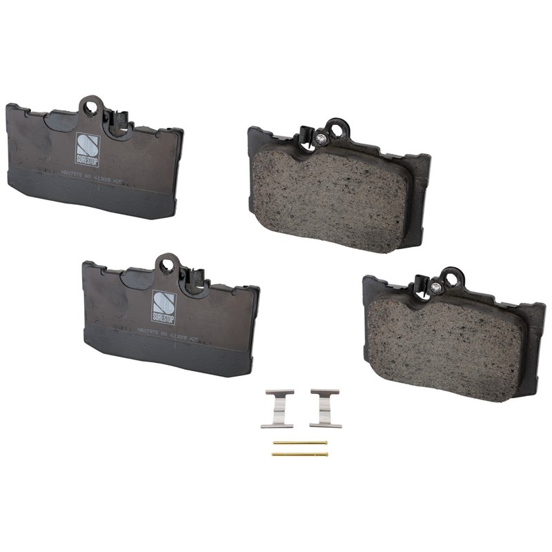 Front Brake Pads Set for Lexus RC350 IS500 RC300 GS350 GS300 GS450h RC200t 16-17