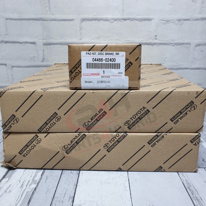 Genuine Toyota Corolla Rear Brake Pads & Disc Oem Part 04466-02400 & 42431-02320