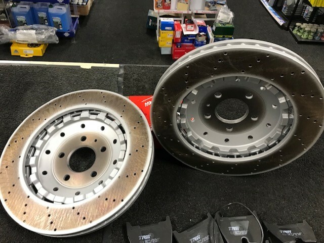 FOR AUDI R8 CROSS DRILLED 2 PIECE BRAKE DISC APEC BRAKE PAD FRONT REAR 365/356mm gallery