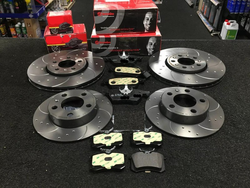 FOR VOLVO V70 2.4 SE LUX D5 FRONT REAR BREMBO DRILLED GROOVED BRAKE DISCS & PADS gallery