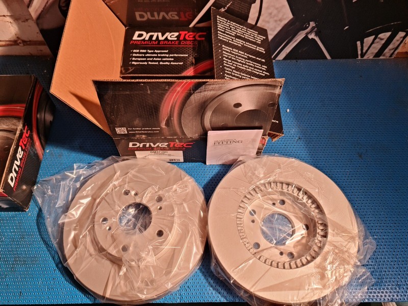 2x DriveTec Front DM3720C Brake Discs 47.2mm Height 282mm Outer Diameter Vented gallery