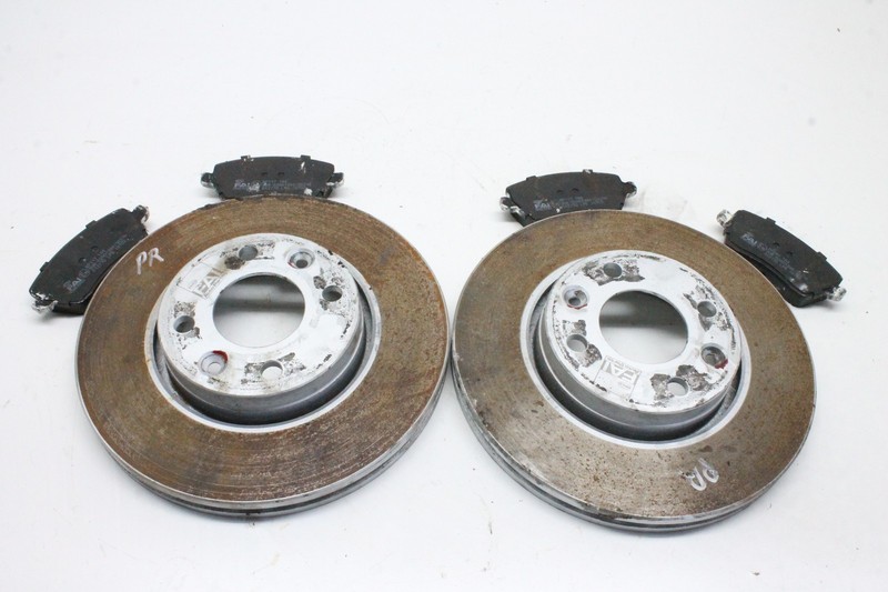 Renault Zoe Front Left Right Brake Disc Set With / Pads Power 65kw 2015
