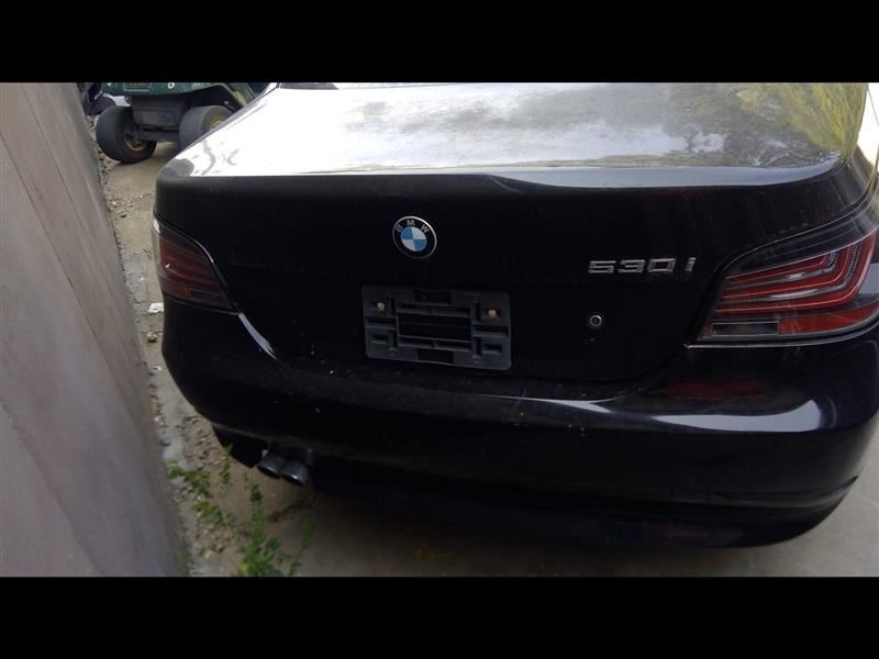 Front Brakes Rotor Only Excluding Xi Thru 9/06 Fits 04-07 BMW 525i 1061819 gallery