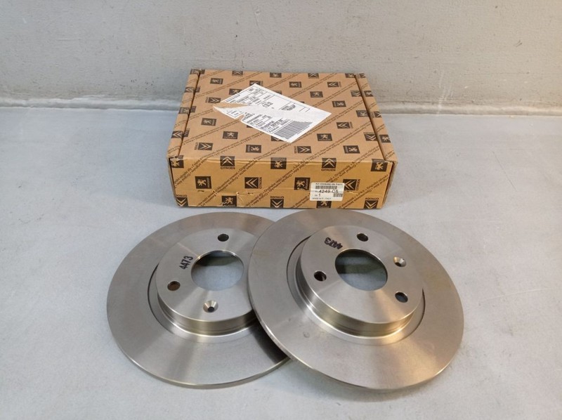Front Brake Disc Set for Citroen AX, Saxo Peugeot 106 4249.C5 gallery