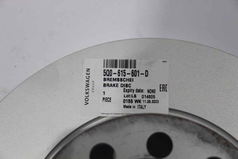 VW Caddy 2K Rear Brake Discs 272x10mm 5x112 New Genuine 5Q0615601D gallery