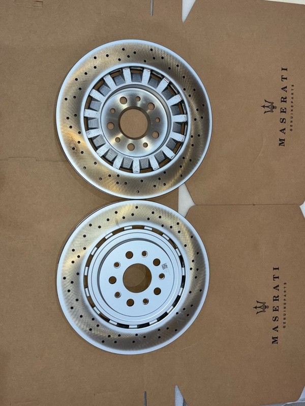 OEM 2014-2022 Maserati Quattroporte noGTS 3.8L front brake pads rotors 980156013 gallery