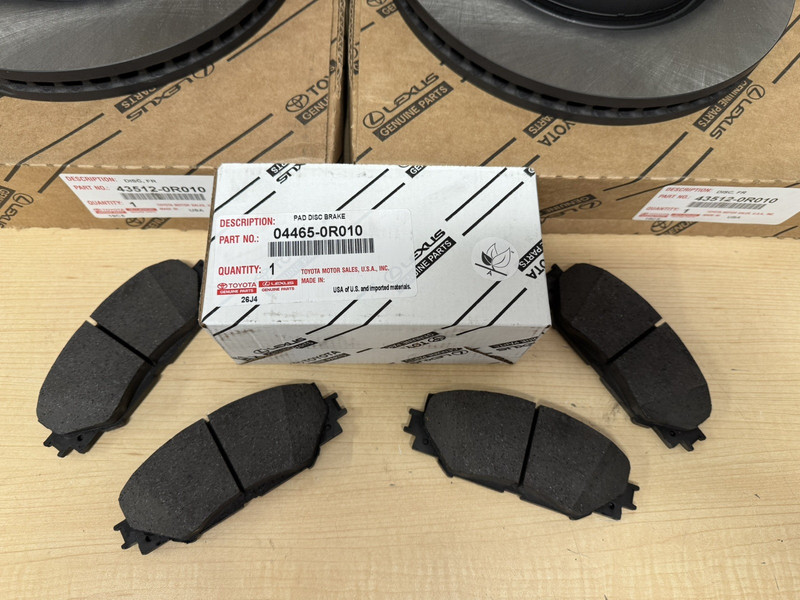 2006-2012 RAV4 4CYL NEW FRONT GENUINE TOYOTA BRAKE KIT OEM ROTORS PADS & SHIMS gallery