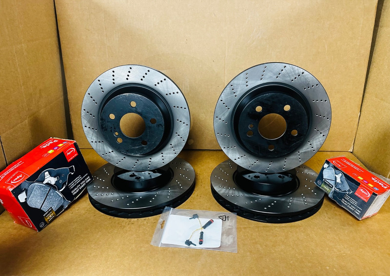 FOR MERCEDES E CLASS 2.1 CDI SPORT E220 W212 FRONT REAR DRILLED BRAKE DISCS PADS gallery