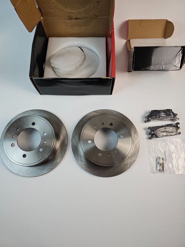 Rear Brake Rotors & Pads Kit Fits Hummer H3 H3T 2006-2010 6 Lug