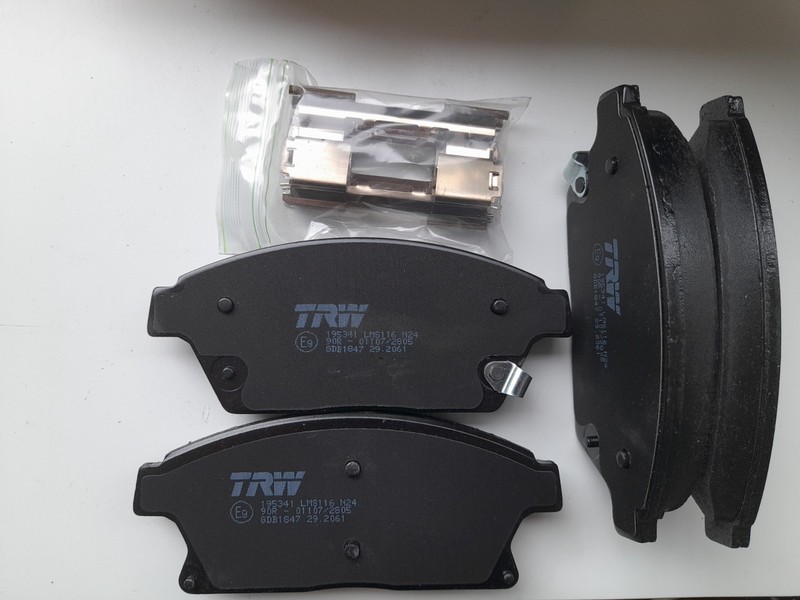 TRW GDB1847 Front Brake Pad Set Genuine New for Opel Astra J Mokka