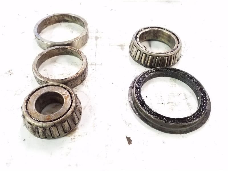 2wd Front Wheel Bearing Fits 05 06 07 Ford F250 F350 gallery