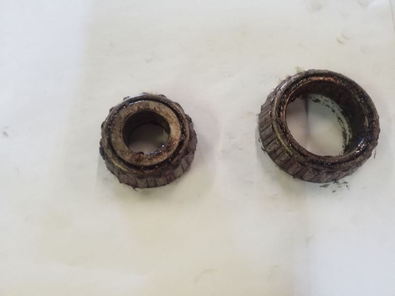 2WD Front Wheel Bearings / Race | Fits 05 06 07 Ford F250 F350