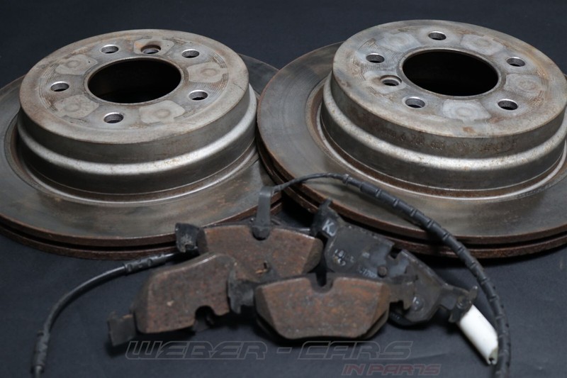6864901 Rear Brake Discs + Pads 300X20MM OEM BMW X1 E84 16d 20dX 25iX 28iX gallery